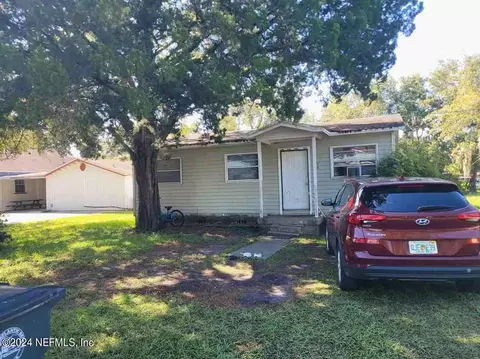 94 Lewis St, Atlantic Beach, FL 32233