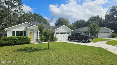 1265 Sarahs Landing Dr, Jacksonville, FL 32221