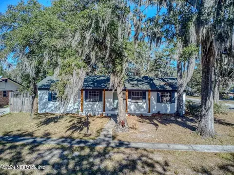 5767 Jimtom Dr, Jacksonville, FL 32277