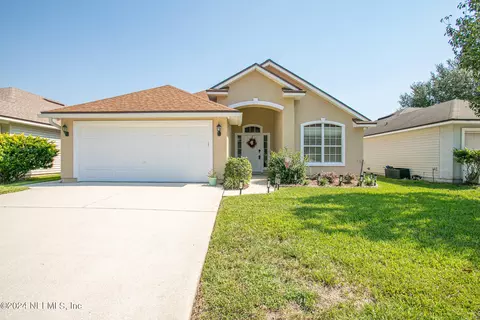 8251 Stelling Dr, Jacksonville, FL 32244