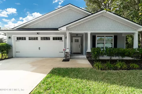 1256 Sarahs Landing Dr, Jacksonville, FL 32221