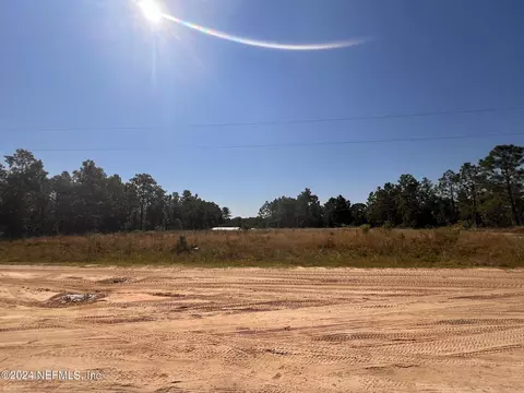 109 Buckles Rd, Interlachen, FL 32148