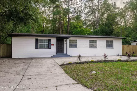 7854 Delaroche Dr, Jacksonville, FL 32210
