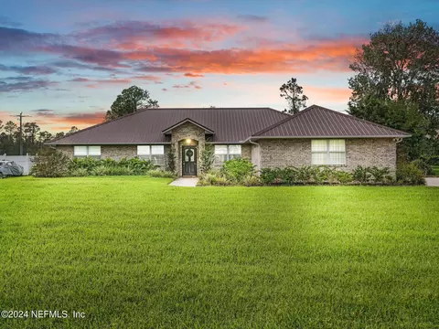 216 Crystal Cove Dr, Palatka, FL 32177
