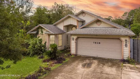 7828 Collins Ridge Blvd E, Jacksonville, FL 32244