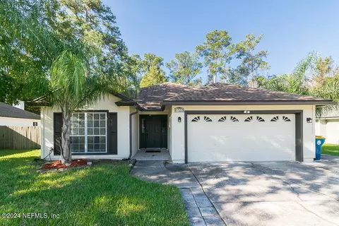 1122 Windy Willows Dr, Jacksonville, FL 32225
