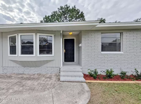 7256 Stonehurst Rd N, Jacksonville, FL 32277