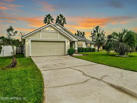 625 Summer Breeze Dr N, Jacksonville, FL 32218