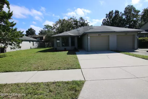 8707 Greatpine Ln W, Jacksonville, FL 32244