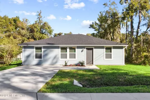 658 Clark St, Baldwin, FL 32234