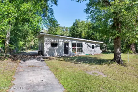 8069 Patou Dr N, Jacksonville, FL 32210