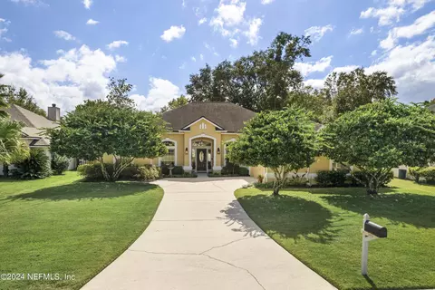 389 Maplewood Dr, Saint Johns, FL 32259