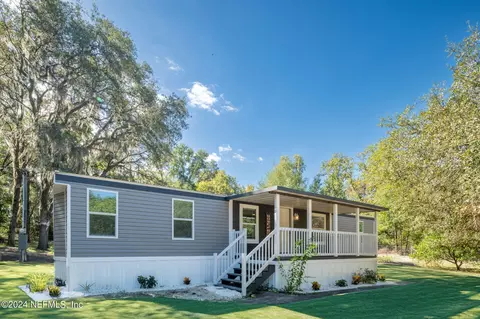 101 Tallpine Trl, Satsuma, FL 32189