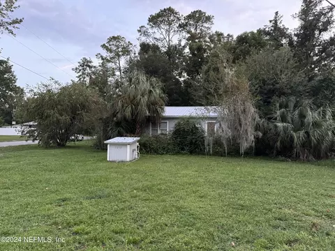 5033 Silver Lake Drive Dr, Palatka, FL 32177