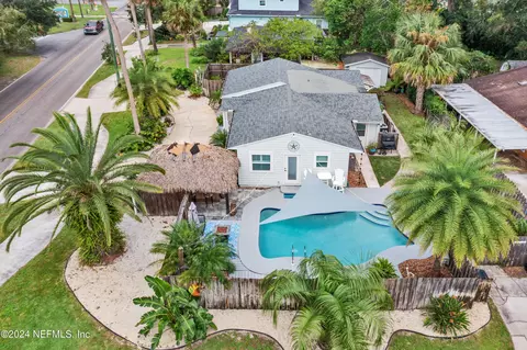 225 Sherry Dr, Atlantic Beach, FL 32233