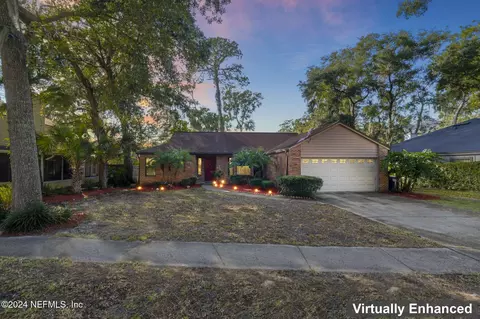 4762 Beacon Dr W, Jacksonville, FL 32225