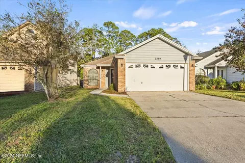 2869 Lantana Lakes Dr E, Jacksonville, FL 32246