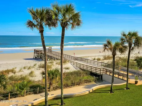 10 10th St #20, Atlantic Beach, FL 32233