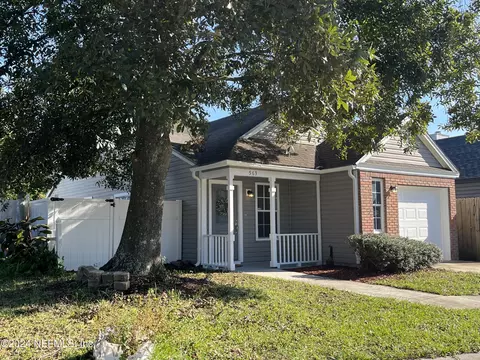 563 Staffordshire Dr E, Jacksonville, FL 32225