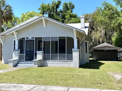312 Oak St, Crescent City, FL 32112