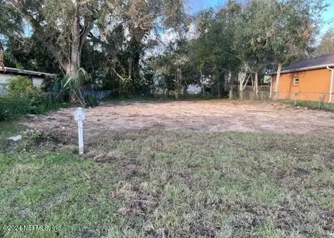 436 Alamanda St, Daytona Beach, FL 32114