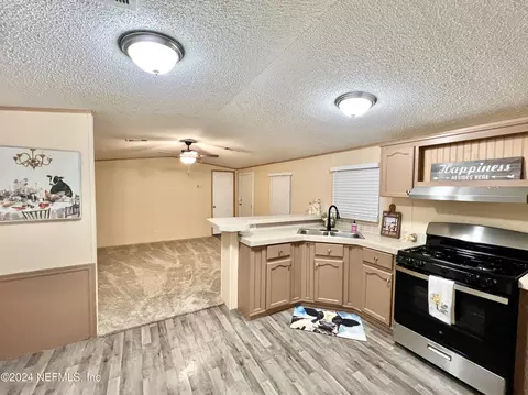 116 Guy Ave, Interlachen, FL 32148