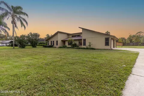 157 Timber Lane Xing, Palatka, FL 32177