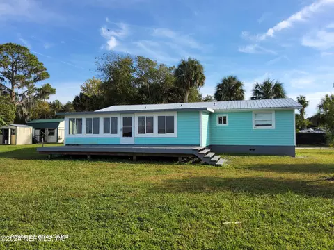163 Beechers Point Dr, Welaka, FL 32193