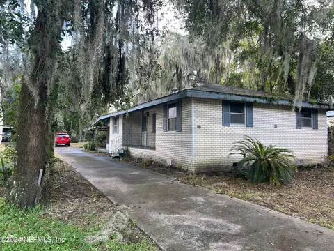 617 Crill Ave, Palatka, FL 32177