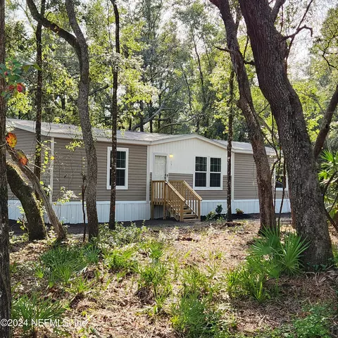 131 Compton St, Interlachen, FL 32148