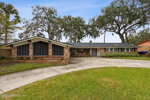 6764 La Loma Dr, Jacksonville, FL 32217