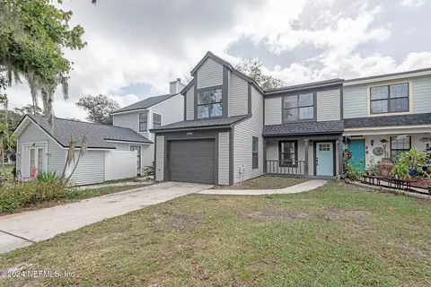 11236 Trotting Horse Ln, Jacksonville, FL 32225