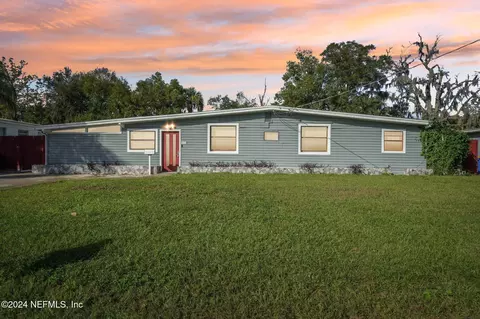 2824 Oakcove Ln, Jacksonville, FL 32277