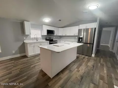 8164 Maple St, Jacksonville, FL 32244