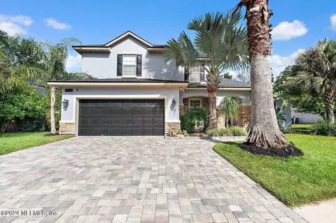 932 Woodbridge Hollow Rd N, Jacksonville, FL 32218