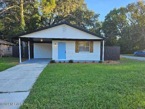 1213 Spruce St, Green Cove Springs, FL 32043