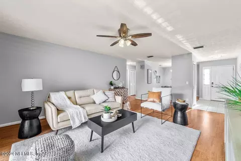 9252 San Jose Blvd #302, Jacksonville, FL 32257