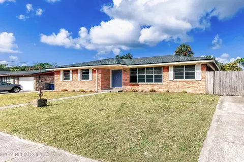 7243 Floral Ridge Dr, Jacksonville, FL 32277