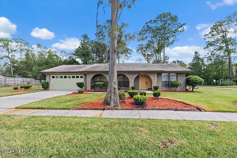 1765 Gumtree Dr, Orange Park, FL 32073