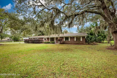 15110 Cape Dr N, Jacksonville, FL 32226