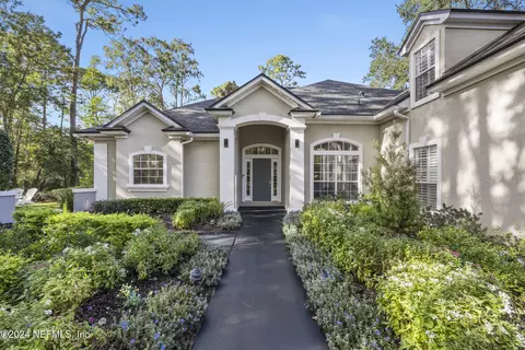 8200 Shade Tree Ct, Jacksonville, FL 32256