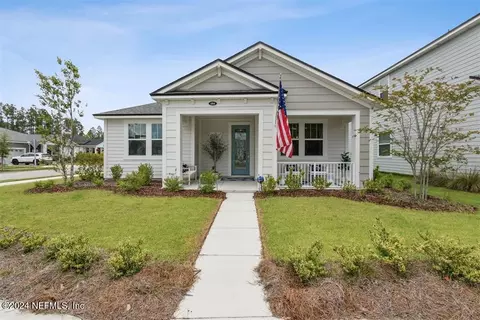 684 Palmetto Pl, Yulee, FL 32097