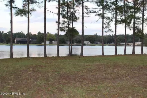 5259 Hammock Lake Dr, Jacksonville, FL 32226