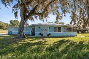 121 S Lake George Dr, Georgetown, FL 32139
