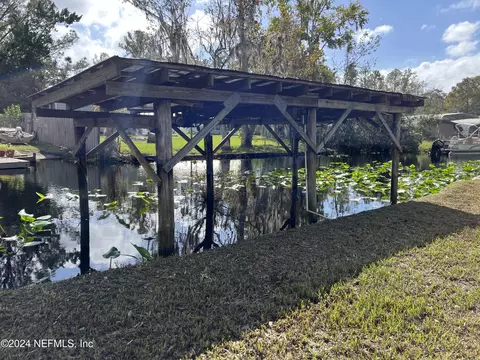107 Edgewater Rd, Satsuma, FL 32189