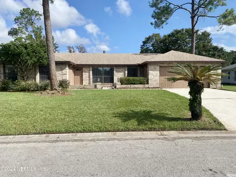14225 Falcon Crest Dr, Jacksonville, FL 32224