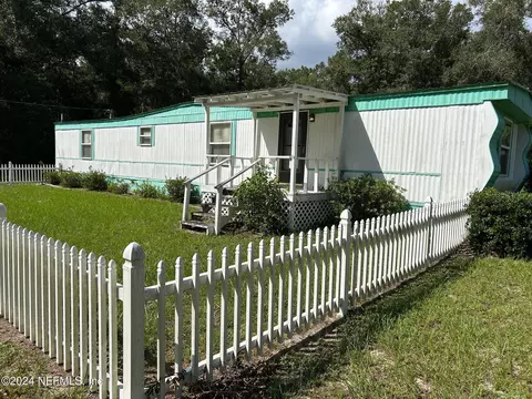 8232 Swan Lake Rd, Melrose, FL 32666