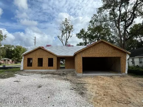 644 N Cypress St, Green Cove Springs, FL 32043