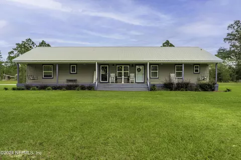 114 Damar Ln, Interlachen, FL 32148