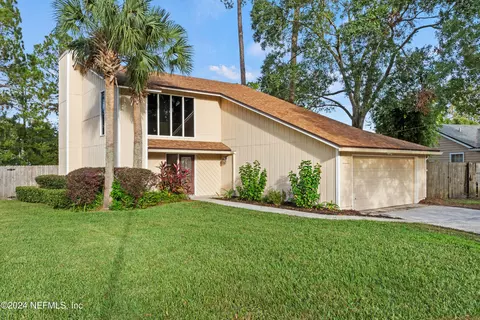 11551 Lake Ride Dr, Jacksonville, FL 32223